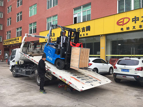 廈門電動叉車公司，銷售比亞迪電動叉車2.5噸一臺
